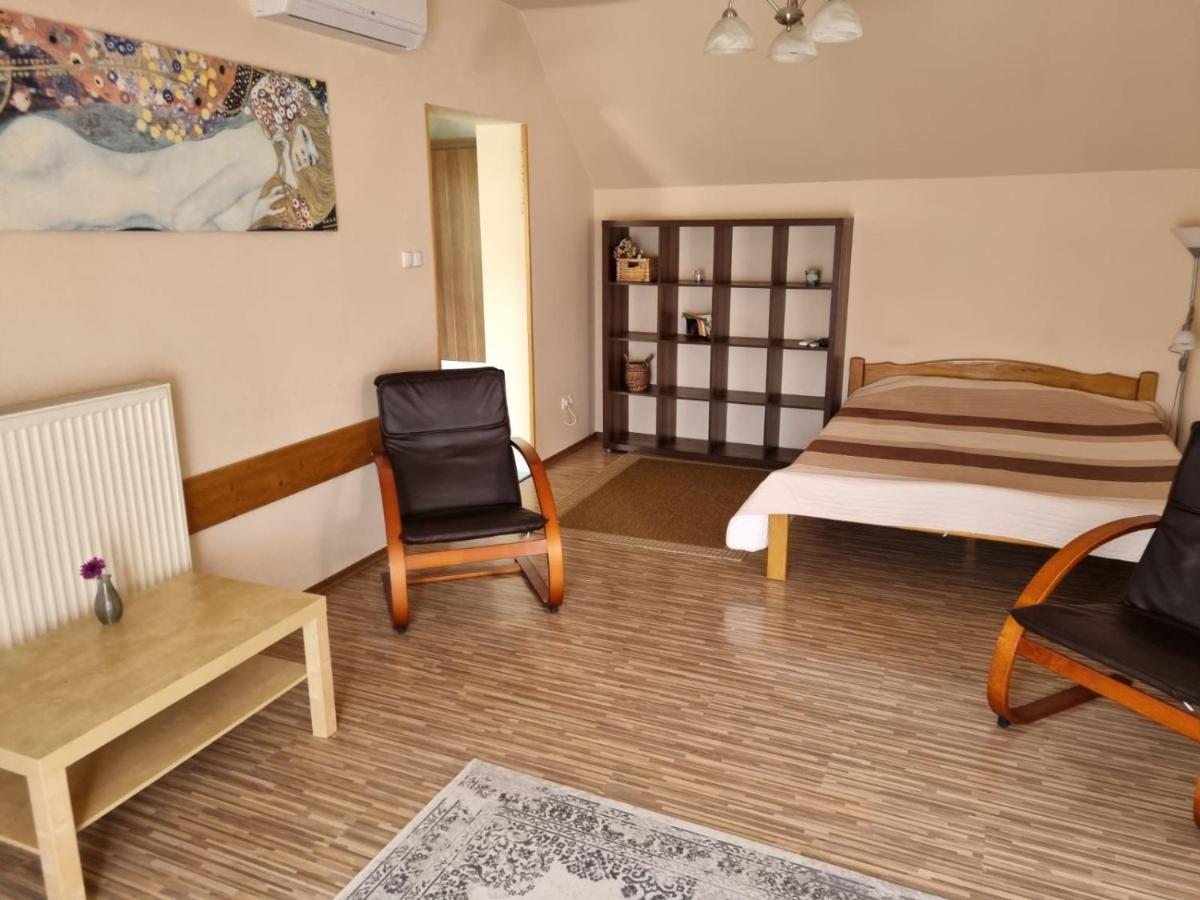 Körteszirom Apartman Eger Kültér fotó